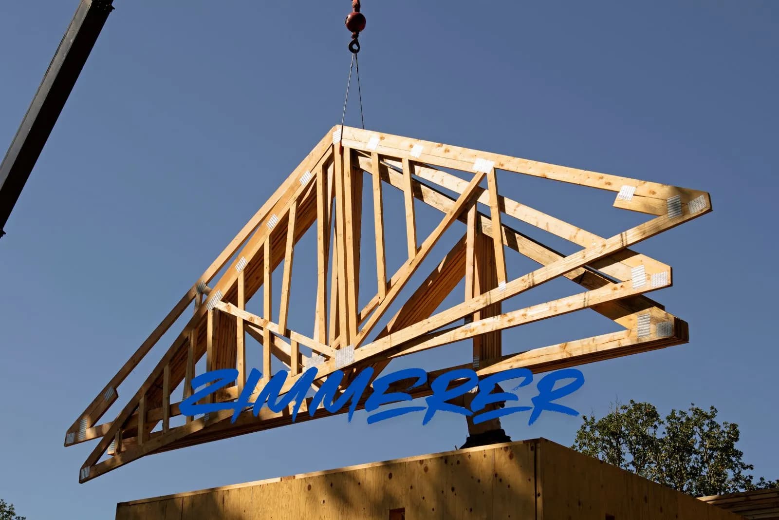 Zimmerer – Holzbau, Dachkonstruktionen und Fachwerkarbeiten modern umgesetzt.